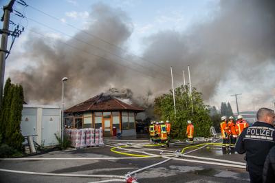 Rosengarten: Gartenbaubetrieb in Vollbrand - 500.000 Euro Schaden